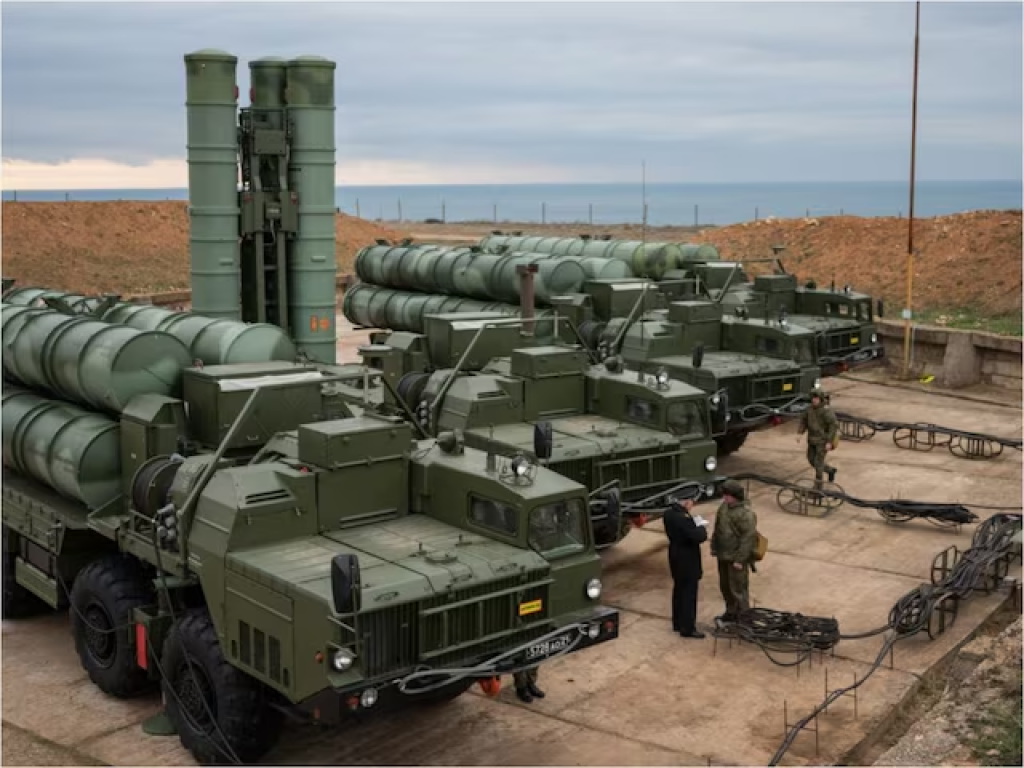 भारत पर हमले के लिए ड्रैगन ने पाकिस्तान को भेजा हथियारों का जखीरा? चीनी रक्षा मंत्रालय ने दी सफाई