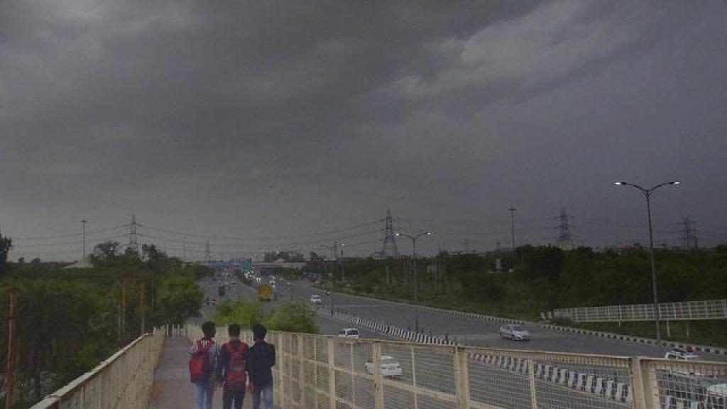 अभी सताएगी गर्मी या मॉनसून वाली बारिश का चलेगा दौर? मौसम विभाग ने बताया कब बरसेंगे बदरा