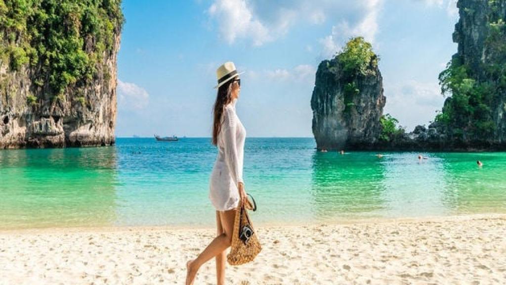 छुट्टियां बिताने के लिए बेस्ट हैं बीच डेस्टिनेशन, जानिए यहां घूमने का कौन-सा टाइम है बेस्ट