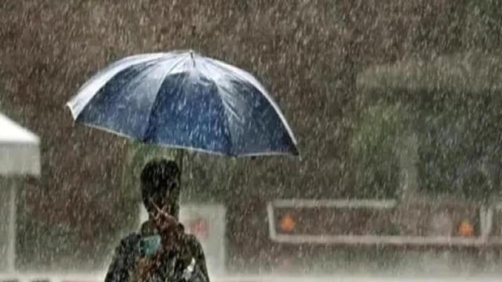 UP Monsoon: यूपी के 11 जिलों में होगी भारी बारिश, 18 में आकाशीय बिजली गिरने का ऑरेंज अलर्ट
