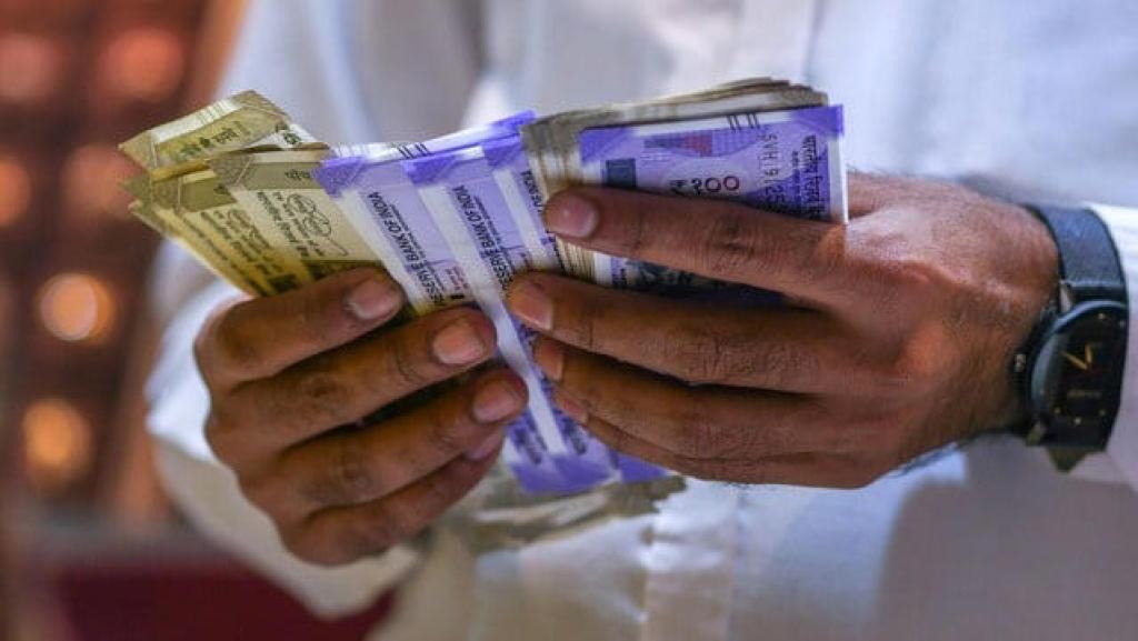 LPG सिलेंडर के दाम से क्रेडिट कार्ड और EPFO के नियम तक, 1 जून से होंगे कई बदलाव