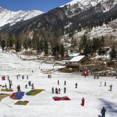 जून के महीने में हिमाचल के पहाड़ों पर बर्फबारी, कई जिलों में बारिश; जाने अगले पांच दिन कैसा रहेगा मौसम