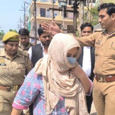 कानपुर में डॉ. अनुष्का के क्लीनिक से मिले हेयर ट्रांसप्लांट के सबूत, मशीन का राज खुला तो हो गई बेहोश