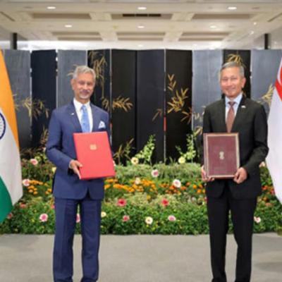 भारत संग मिलकर टैरिफ का तोड़ निकालेगा सिंगापुर, ये हाई लेवल मीटिंग बढ़ सकती है ट्रंप की टेंशन! Deepakshi Sharma के द्वारा स्टोरी • 8घंटे • 2 मिनट पढ़ा गया