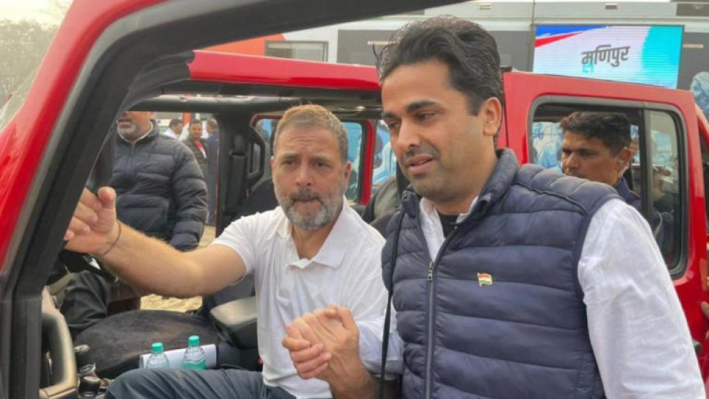 कांग्रेस को नसीहत, BJP-मोदी की तारीफ, पाला बदलेंगे अहमद पटेल के बेटे?