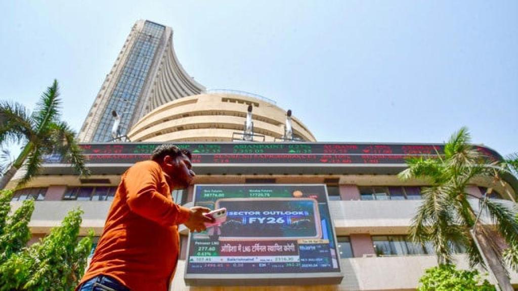 स्वतंत्रता दिवस पर देखें कौन रहे स्टॉक मार्केट के असली हीरो, सिर्फ 1 साल में पैसा कर दिया डबल