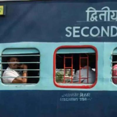 Moneycontrol (Hindi) 6.5K फ़ॉलोअर्स Indian Railways: रेल कोच में लाल खिड़की क्यों होती है खास? जानिए सच्चाई