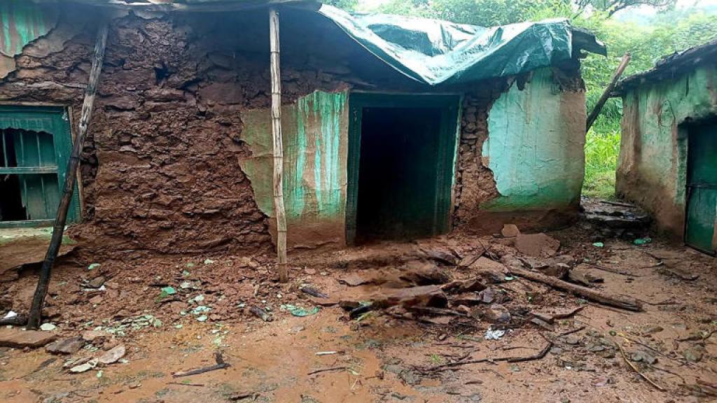 ऊधमपुर जिले में बारिश से करीब एक दर्जन कच्चे मकानों को पहुंचा नुकसान, मौसम विभाग की चेतावनी से सहमे हुए हैं लोग