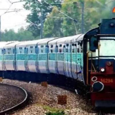 यात्रीगण ध्यान दें! दिवाली-छठ पर हावड़ा रूट की इन 38 ट्रेनों का बदला रूट, दुर्गापुर में इंटरलॉकिंग का सीधा असर