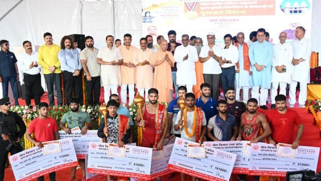 UP Top News Today: खेल और खिलाड़ियों के प्रोत्साहन के लिए प्रतिबद्ध योगी सरकार