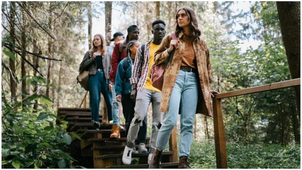 Group Travel: करने जा रहे है ट्रैवल ग्रुप के साथ यात्रा तो पहले पता कर लें ये बातें, वरना पड़ सकता है पछताना