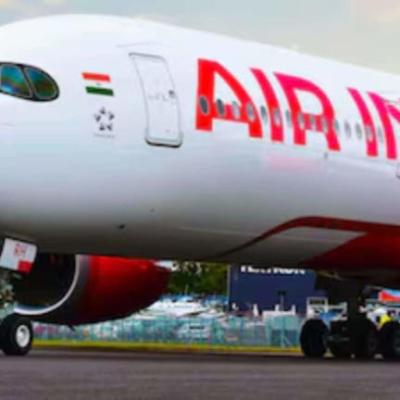 Air India: दिल्ली-इंदौर Air India की फ्लाइट के इंजन में लगी आग, पायलट ने किया 'Mayday' कॉल