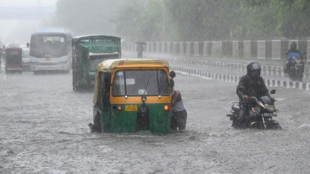 छत्तीसगढ़ में ओर लो प्रेशर एरिया; कई जिलों में भारी बारिश का अलर्ट, वज्रपात से एक की मौत