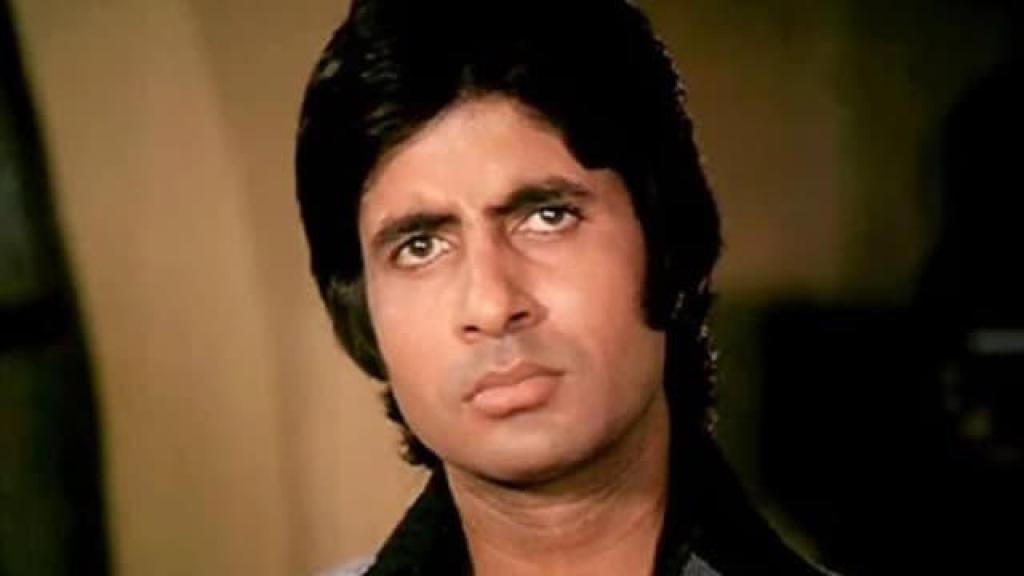 जिस फिल्म के लिए अमिताभ बच्चन ने ली थी सिर्फ 1 रुपए फीस, उसी ने बॉक्स आफिस पर मचाई थी तबाही, कमाए थे 90 करोड़