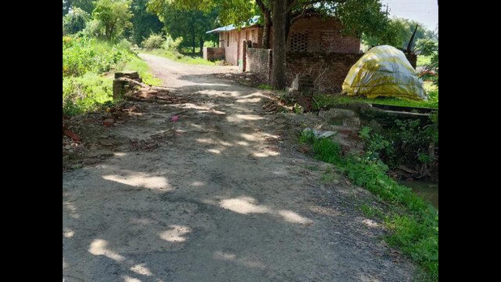 बोले प्रयागराज : मुख्य सड़कें तो बनीं लेकिन गांवों को जोड़ने वाले संपर्क मार्ग आज भी खस्ताहाल