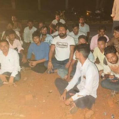 20.2K फ़ॉलोअर्स 10 दिन से नहीं आ रही थी बिजली, पावर हाउस में ग्रामीणों ने दिया धरना