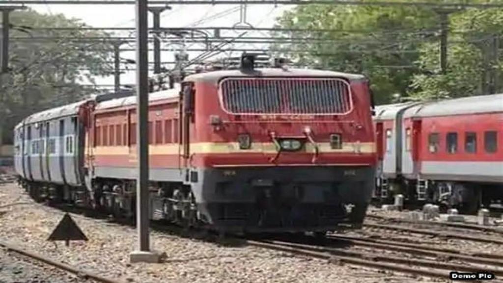 Indian Railways: भोपाल मंडल सहित पश्चिम मध्य रेलवे में 16 जुलाई से आठ घंटे पहले जारी हो जाएगा रिजर्वेशन चार्ट