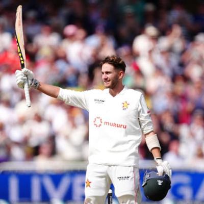 Brian Bennett Century: जिम्बाब्वे के 21 साल के खिलाड़ी ने इंग्लैंड की उड़ाई धज्जियां, 25 साल बाद दिखा ऐसा शतक
