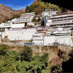 वैष्णो देवी में अचानक आई भक्तों में कमी, संख्या बढ़ाने के लिए श्राइन बोर्ड ने की निशुल्क सेवा, खिल गए चेहरे