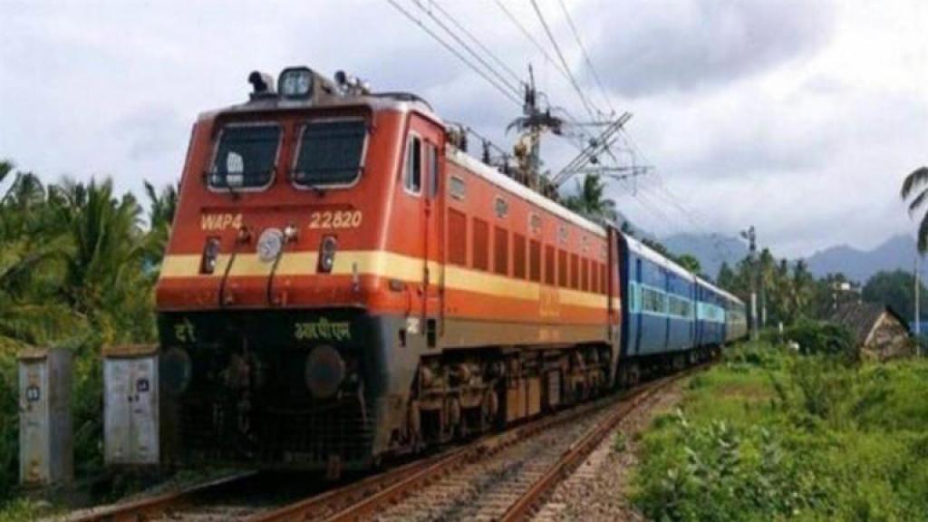 Railway News: रेलवे ने कई ट्रेनों की टाइमिंग में किया बदलाव, 18 का संचालन प्रभावित; यहां देखें पूरा शेड्यूल